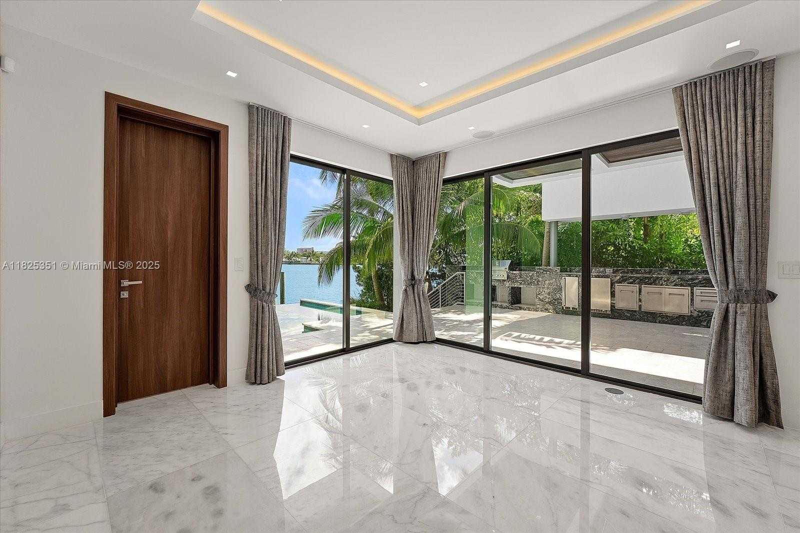 Small Image of 1311 STILLWATER DR, Miami Beach Number 3