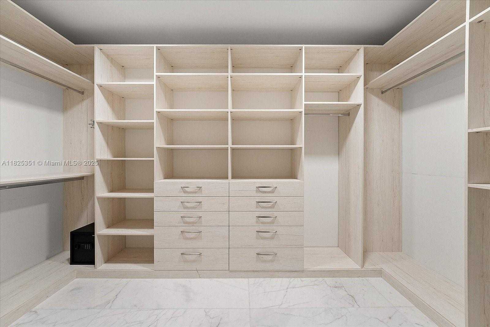 Small Image of 1311 STILLWATER DR, Miami Beach Number 33