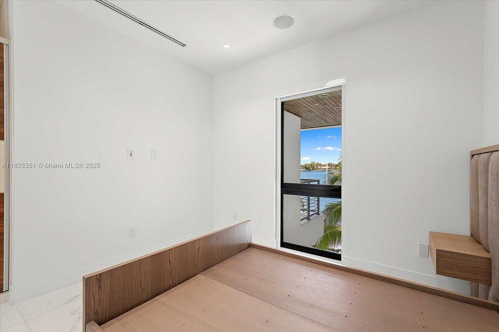 Small Image of 1311 STILLWATER DR, Miami Beach Number 34