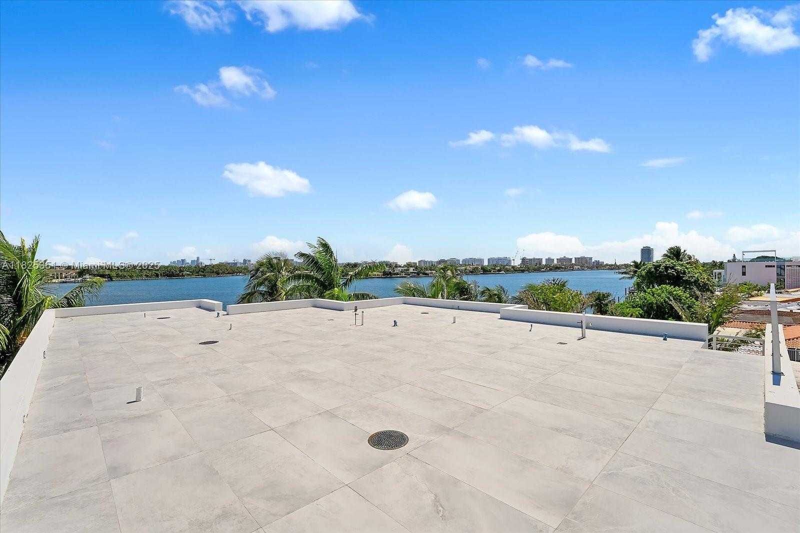 Small Image of 1311 STILLWATER DR, Miami Beach Number 39