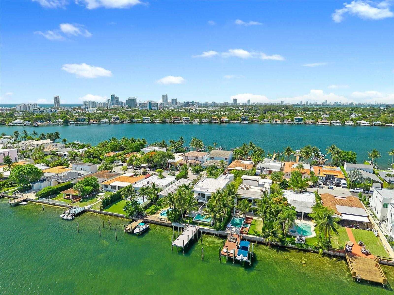 Small Image of 1311 STILLWATER DR, Miami Beach Number 42