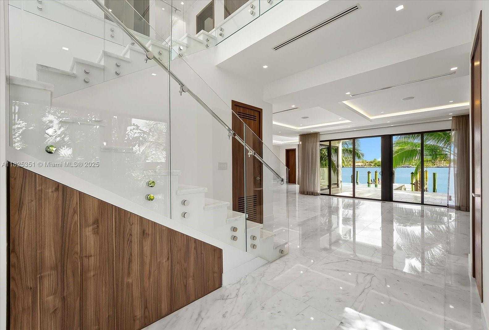 Small Image of 1311 STILLWATER DR, Miami Beach Number 7