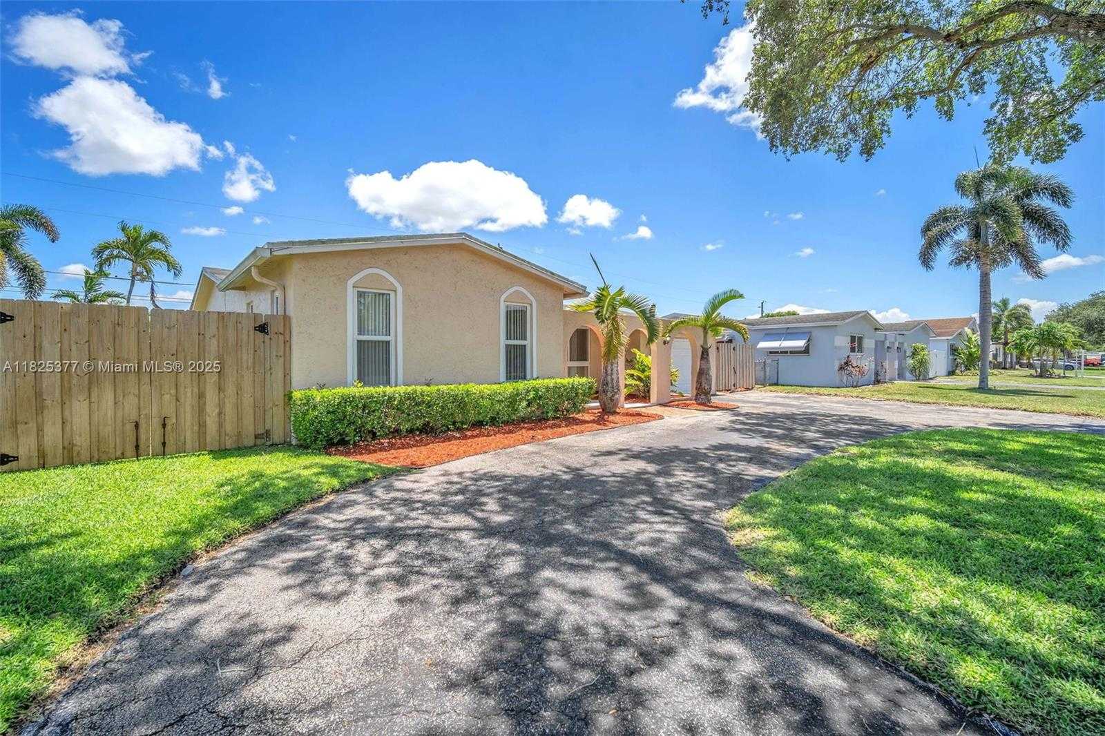 Small Image of 9200 SOUTH WEST 54TH ST, Cooper City Number 15