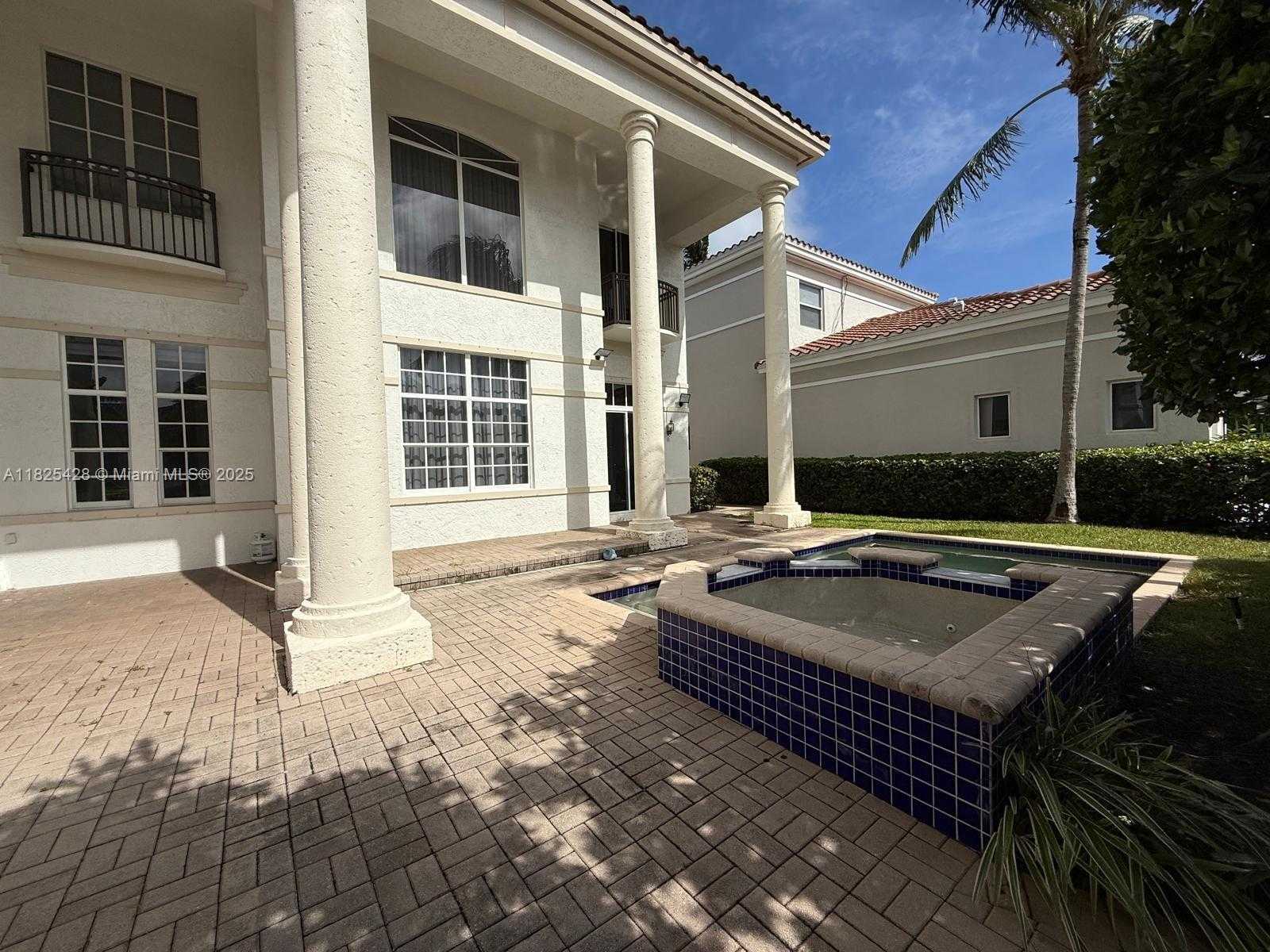 Small Image of 996 SANIBEL DR, Hollywood Number 10