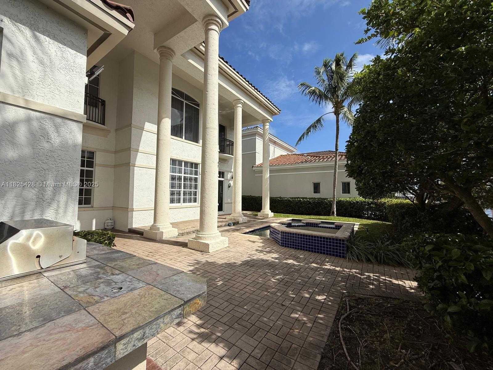 Small Image of 996 SANIBEL DR, Hollywood Number 11