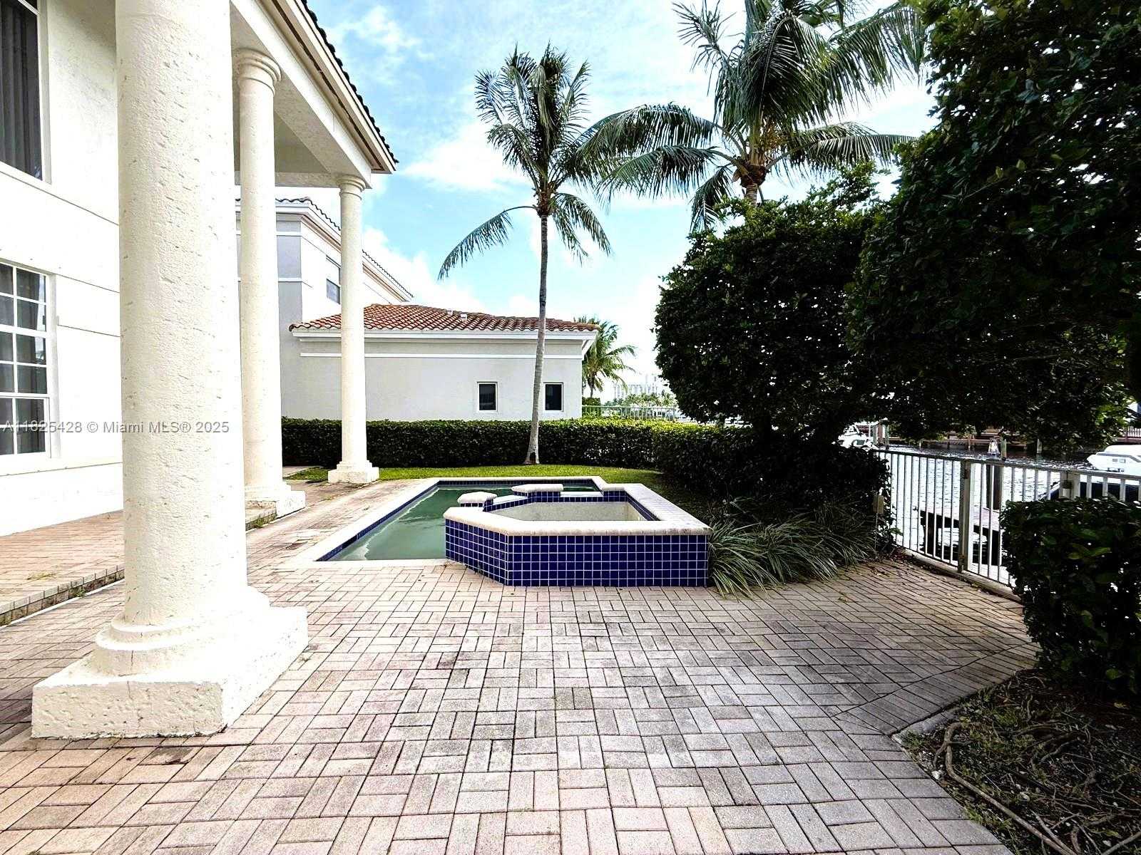 Small Image of 996 SANIBEL DR, Hollywood Number 13