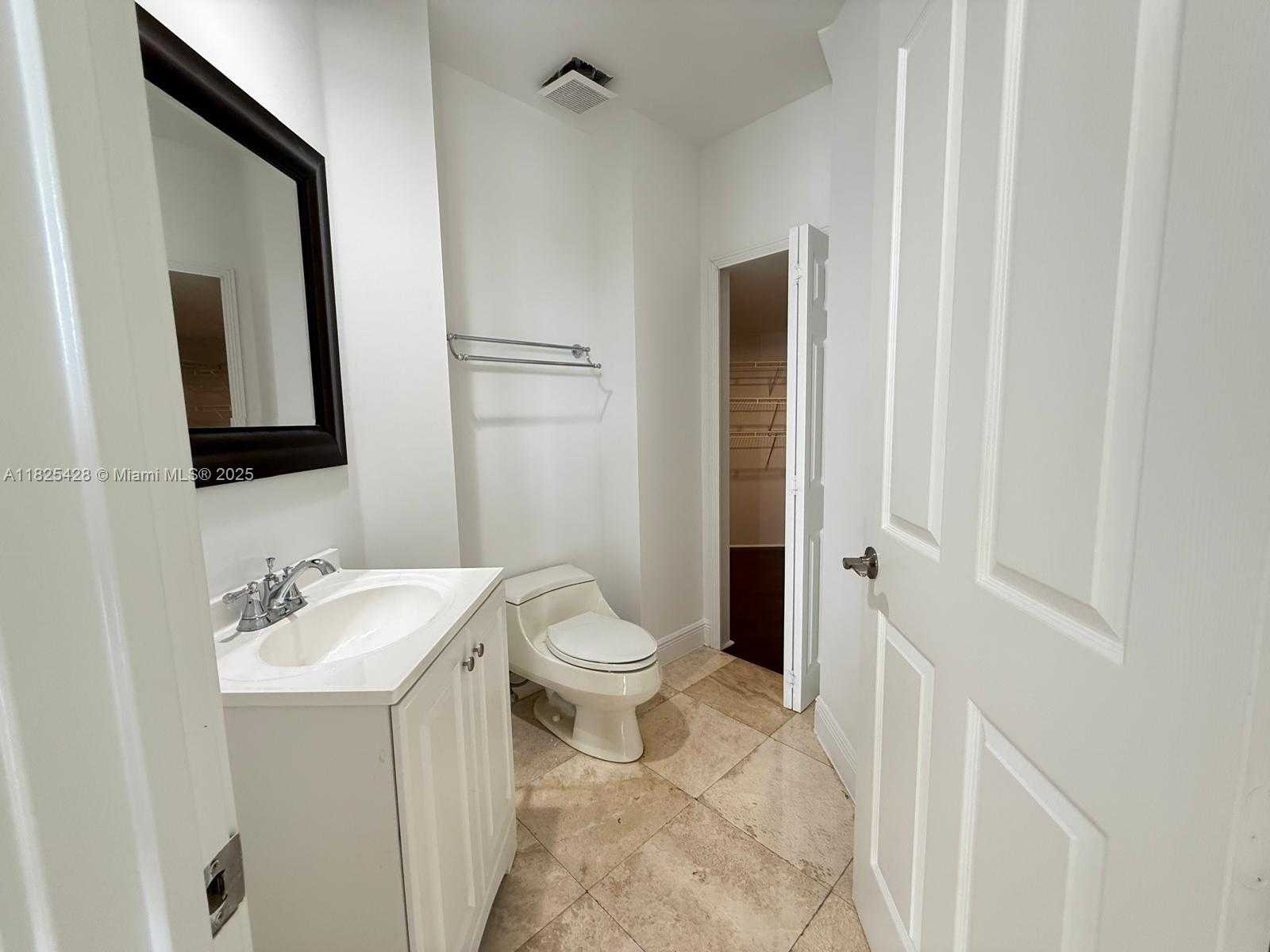 Small Image of 996 SANIBEL DR, Hollywood Number 41