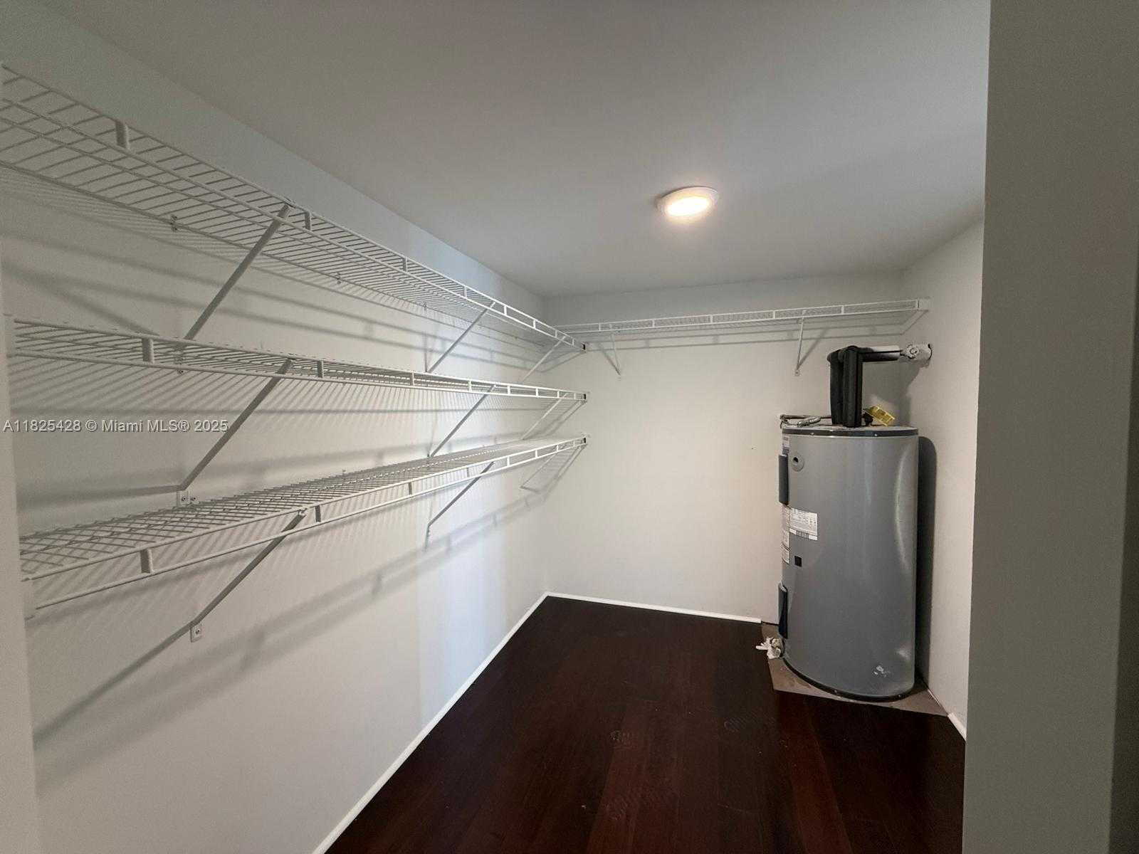 Small Image of 996 SANIBEL DR, Hollywood Number 42