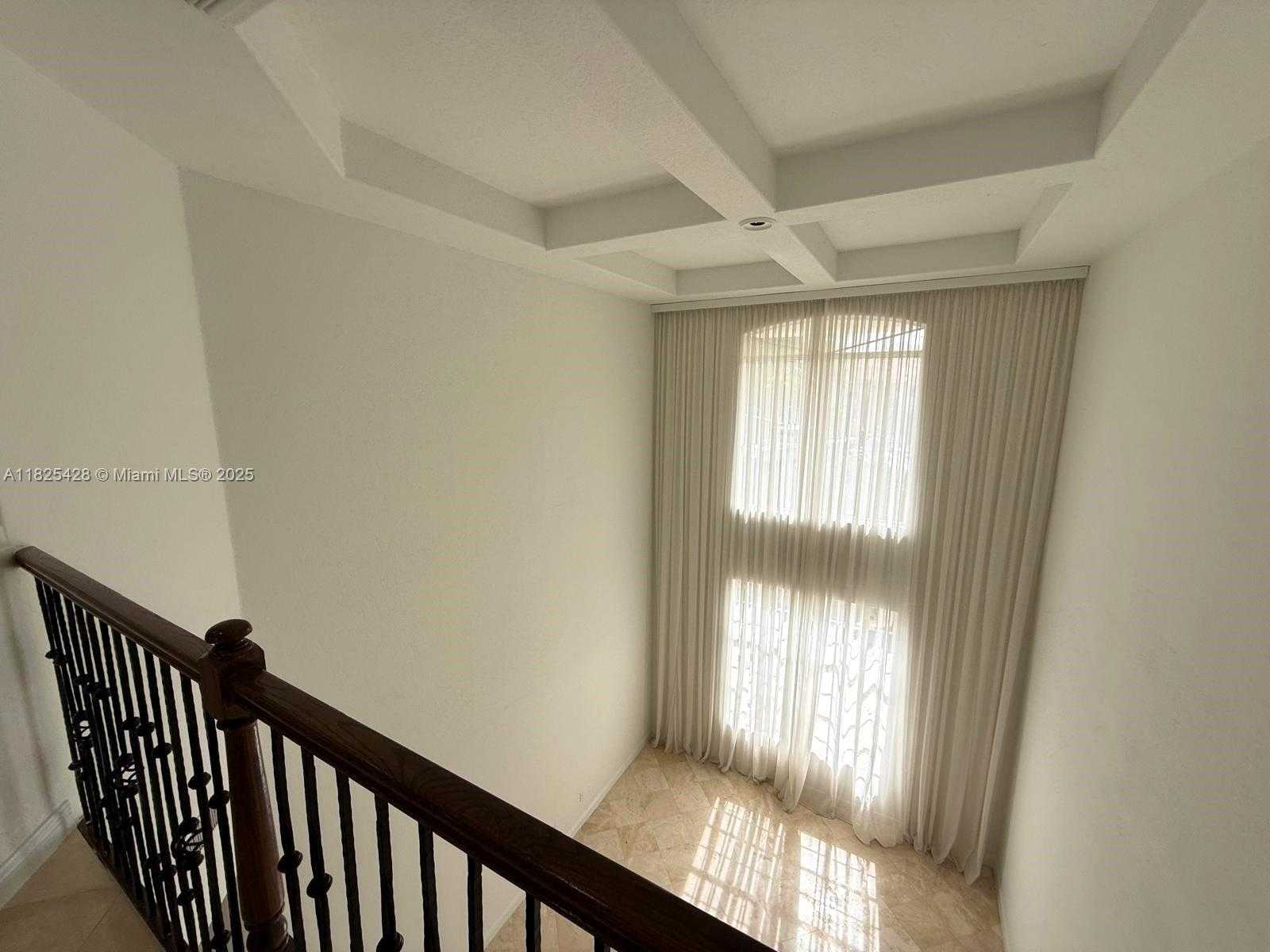 Small Image of 996 SANIBEL DR, Hollywood Number 47