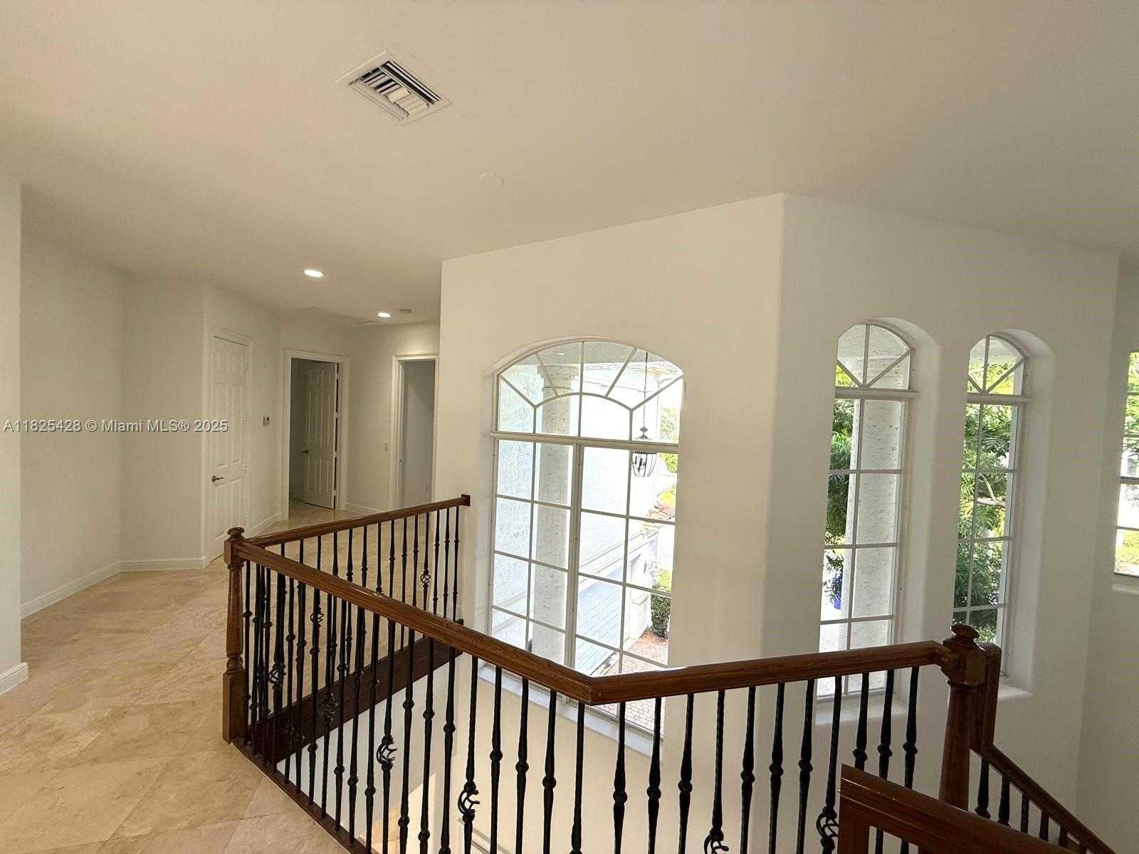 Small Image of 996 SANIBEL DR, Hollywood Number 50