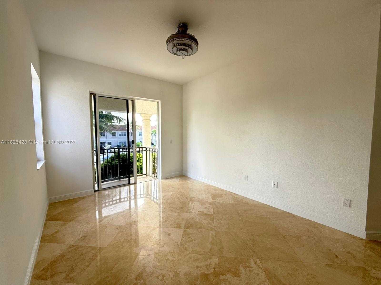 Small Image of 996 SANIBEL DR, Hollywood Number 52