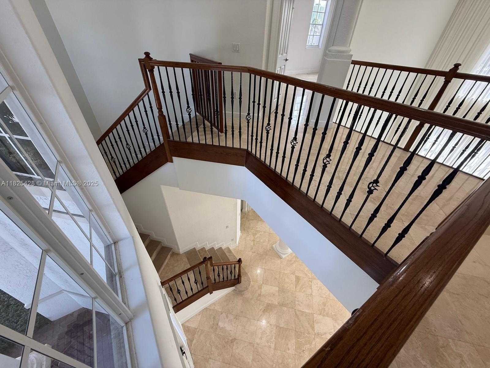 Small Image of 996 SANIBEL DR, Hollywood Number 57