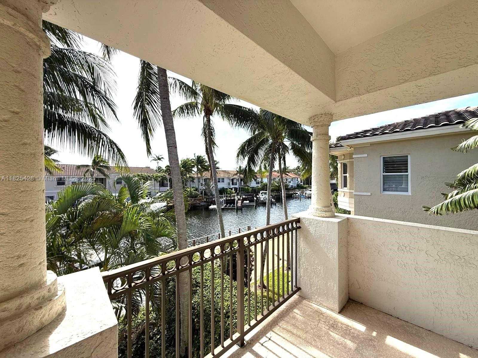 Small Image of 996 SANIBEL DR, Hollywood Number 64