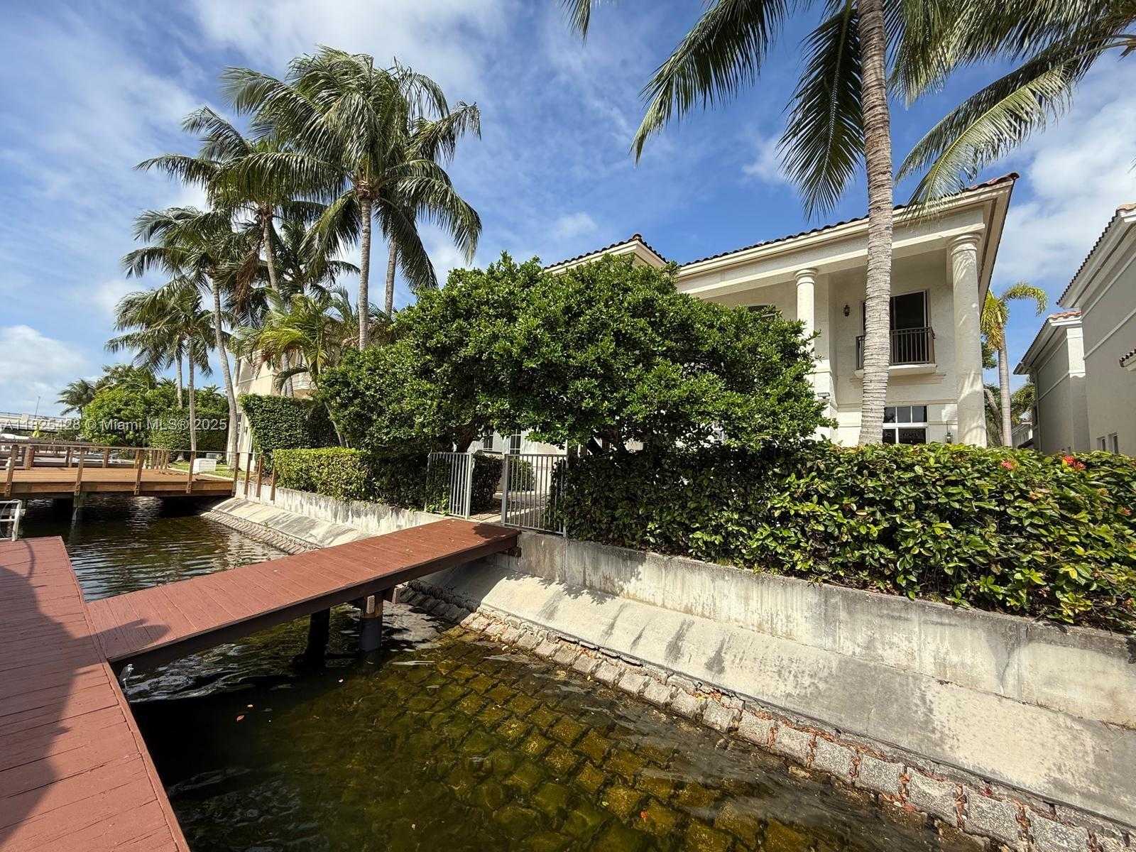 Small Image of 996 SANIBEL DR, Hollywood Number 7