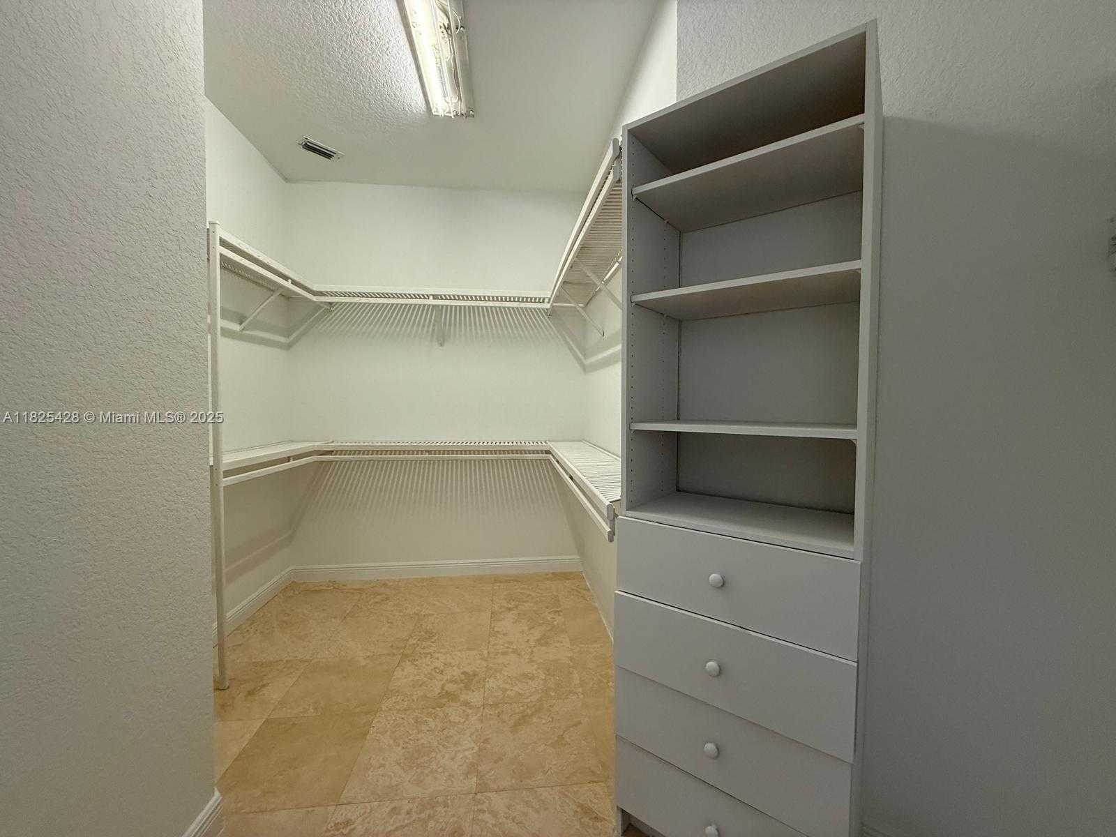 Small Image of 996 SANIBEL DR, Hollywood Number 71