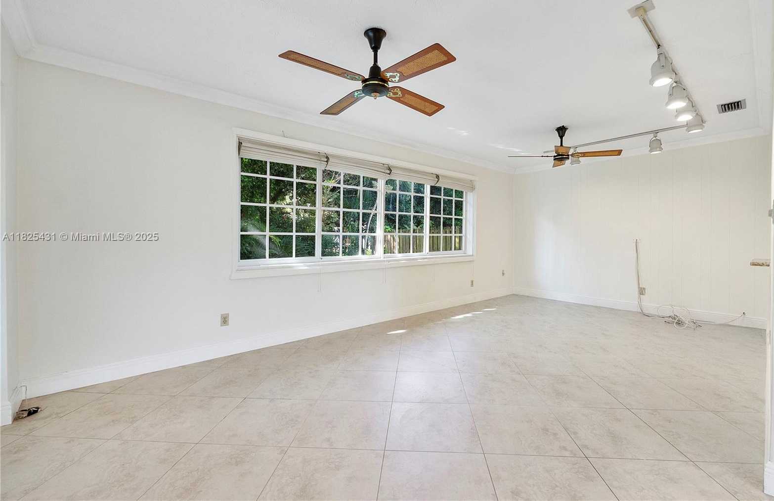 Small Image of 8220 NORTH WEST 24TH CT, Pembroke Pines Number 10