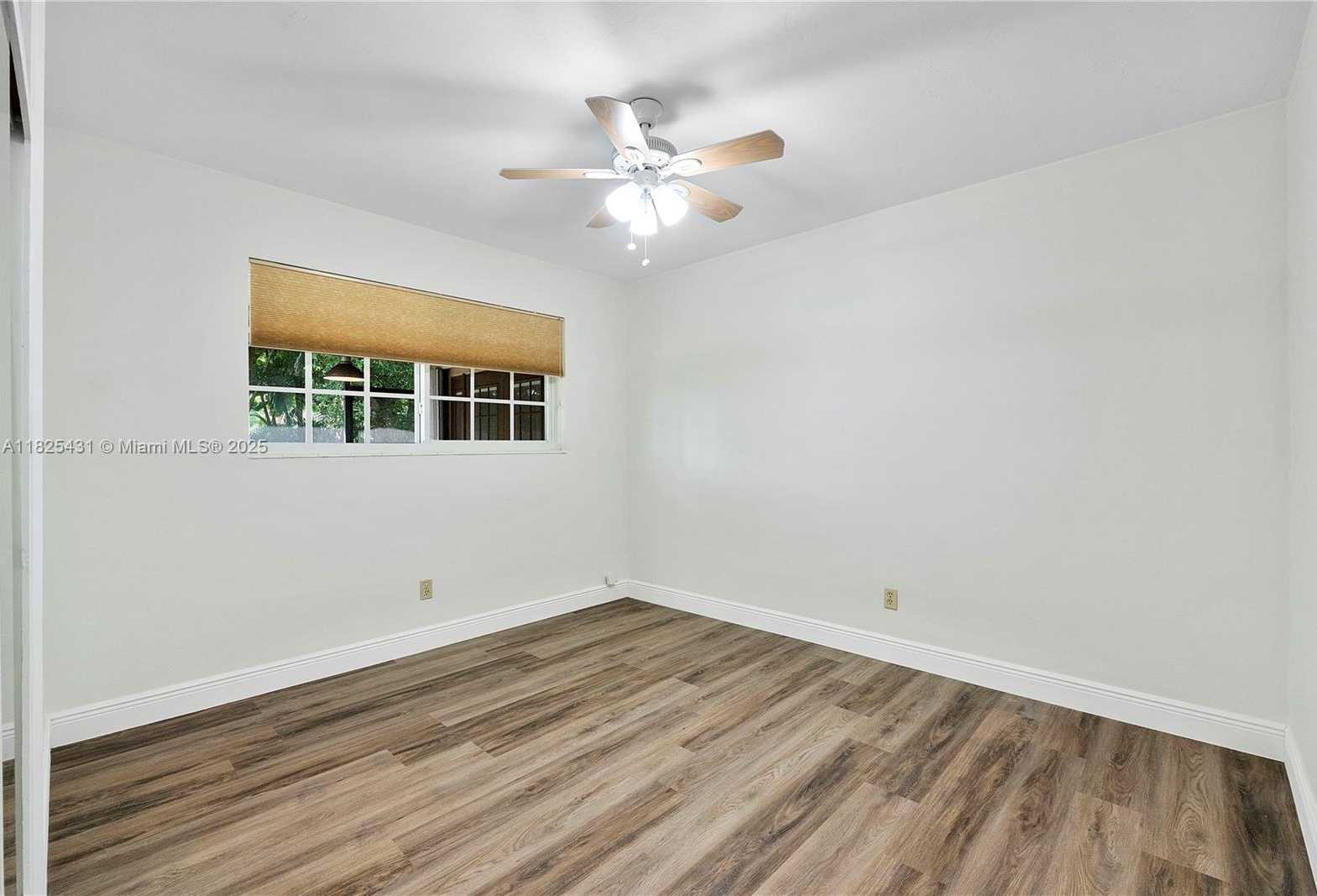 Small Image of 8220 NORTH WEST 24TH CT, Pembroke Pines Number 15