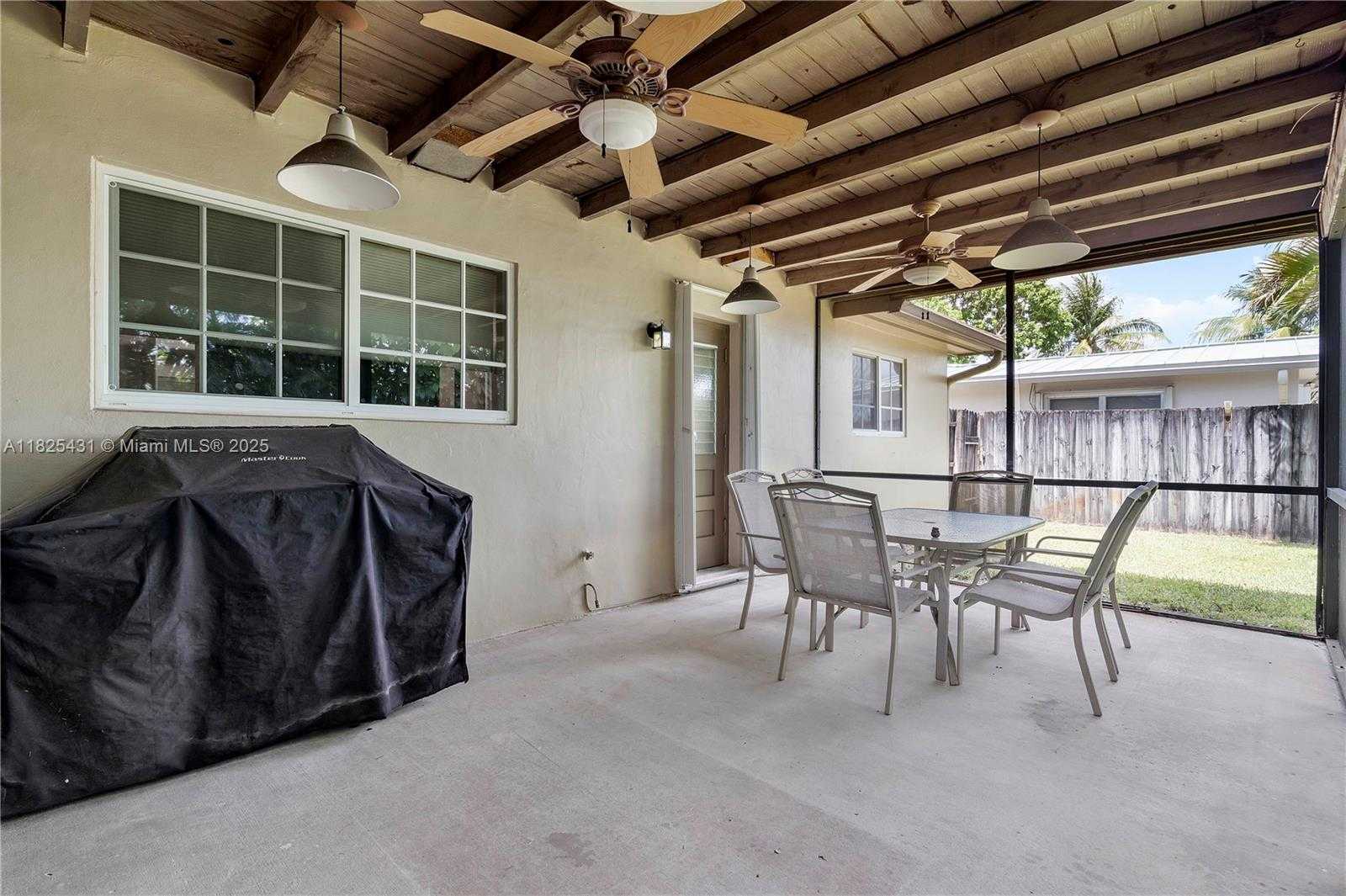 Small Image of 8220 NORTH WEST 24TH CT, Pembroke Pines Number 19