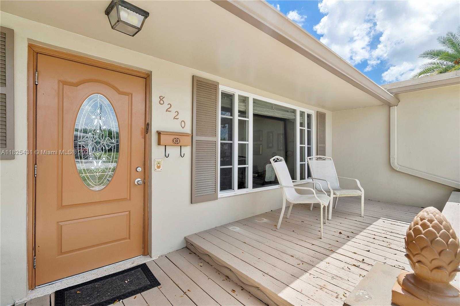 Small Image of 8220 NORTH WEST 24TH CT, Pembroke Pines Number 2