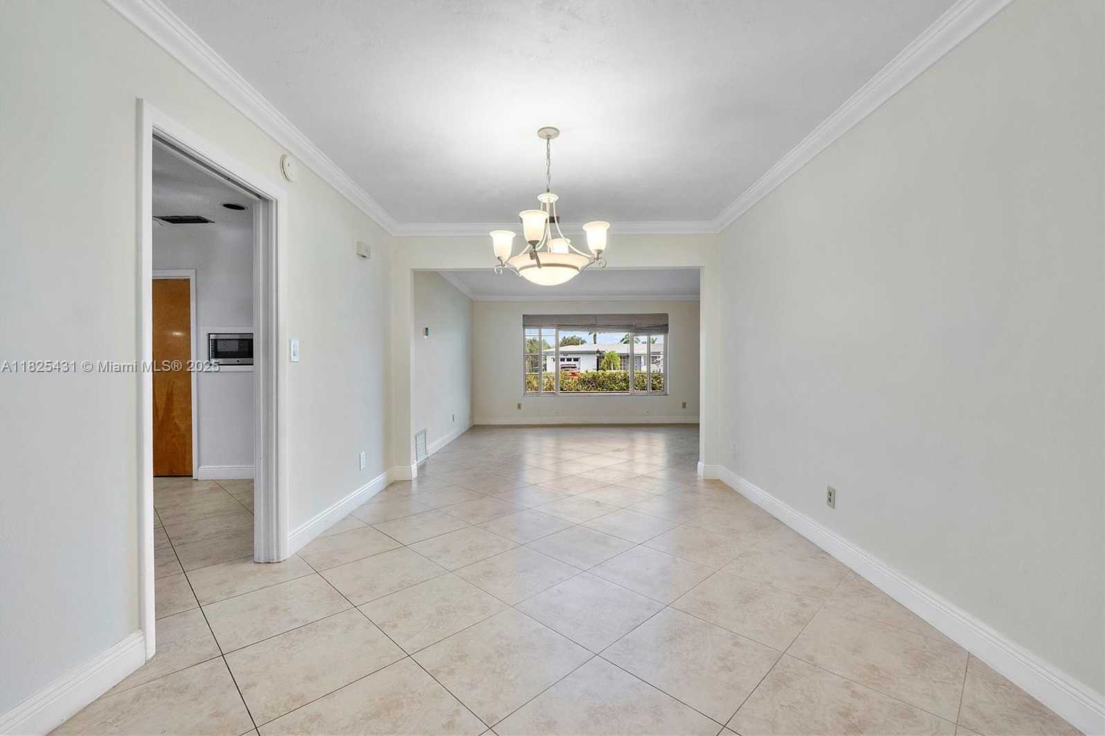 Small Image of 8220 NORTH WEST 24TH CT, Pembroke Pines Number 5