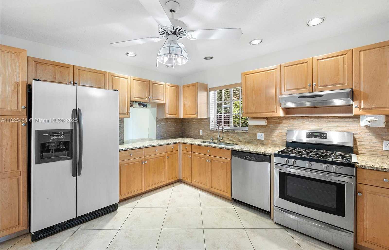 Small Image of 8220 NORTH WEST 24TH CT, Pembroke Pines Number 9