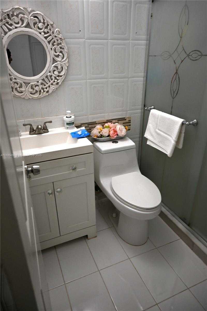 Small Image of 18325 SOUTH WEST 114TH CT, Miami Number 15