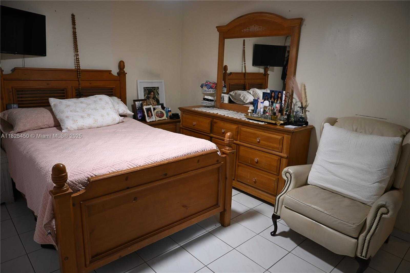 Small Image of 18325 SOUTH WEST 114TH CT, Miami Number 16