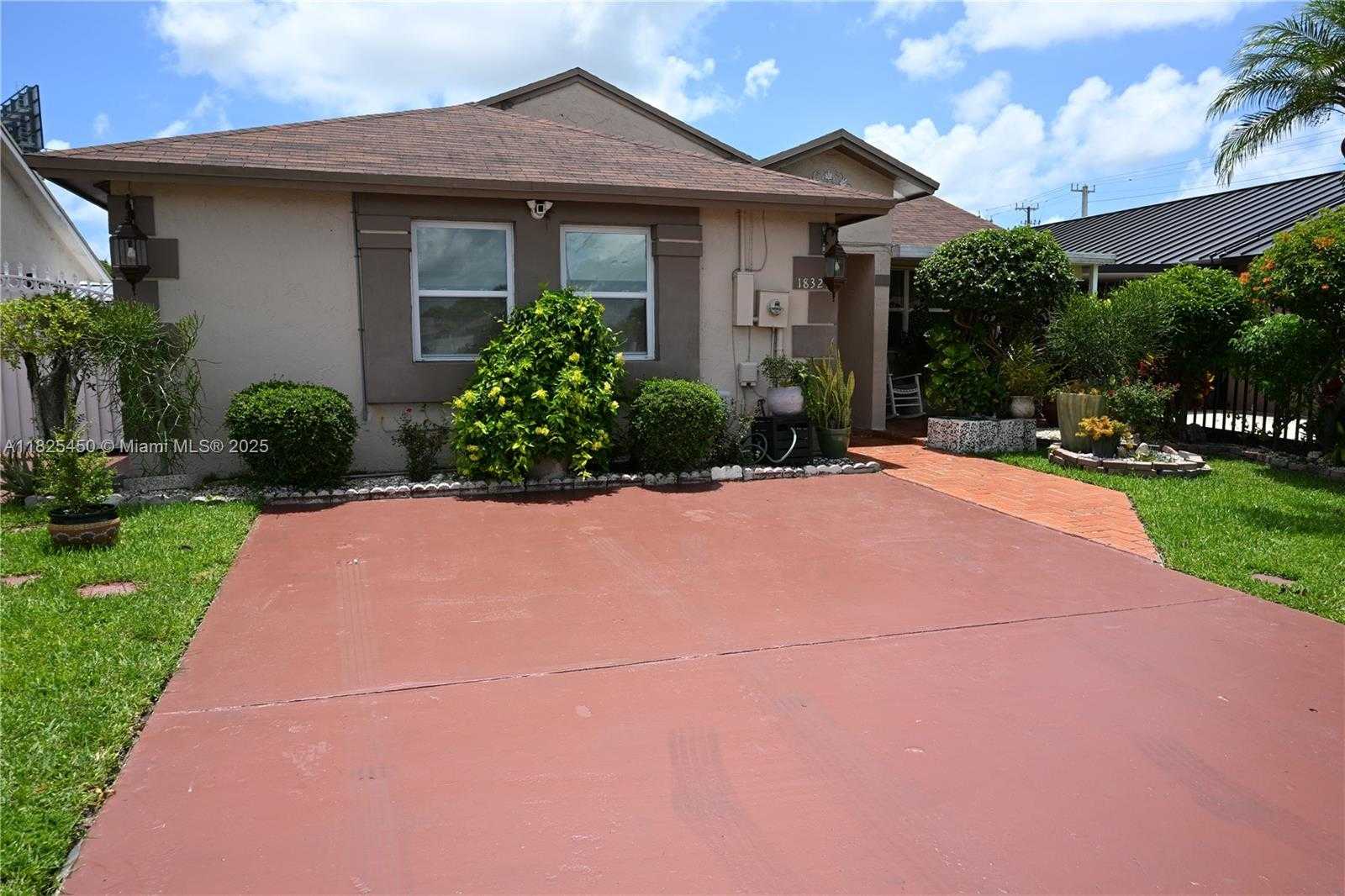 Small Image of 18325 SOUTH WEST 114TH CT, Miami Number 2