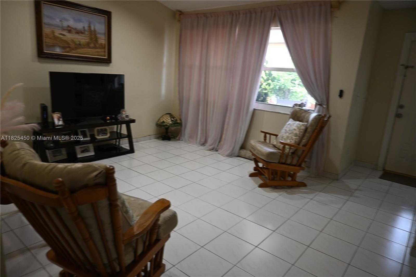 Small Image of 18325 SOUTH WEST 114TH CT, Miami Number 5