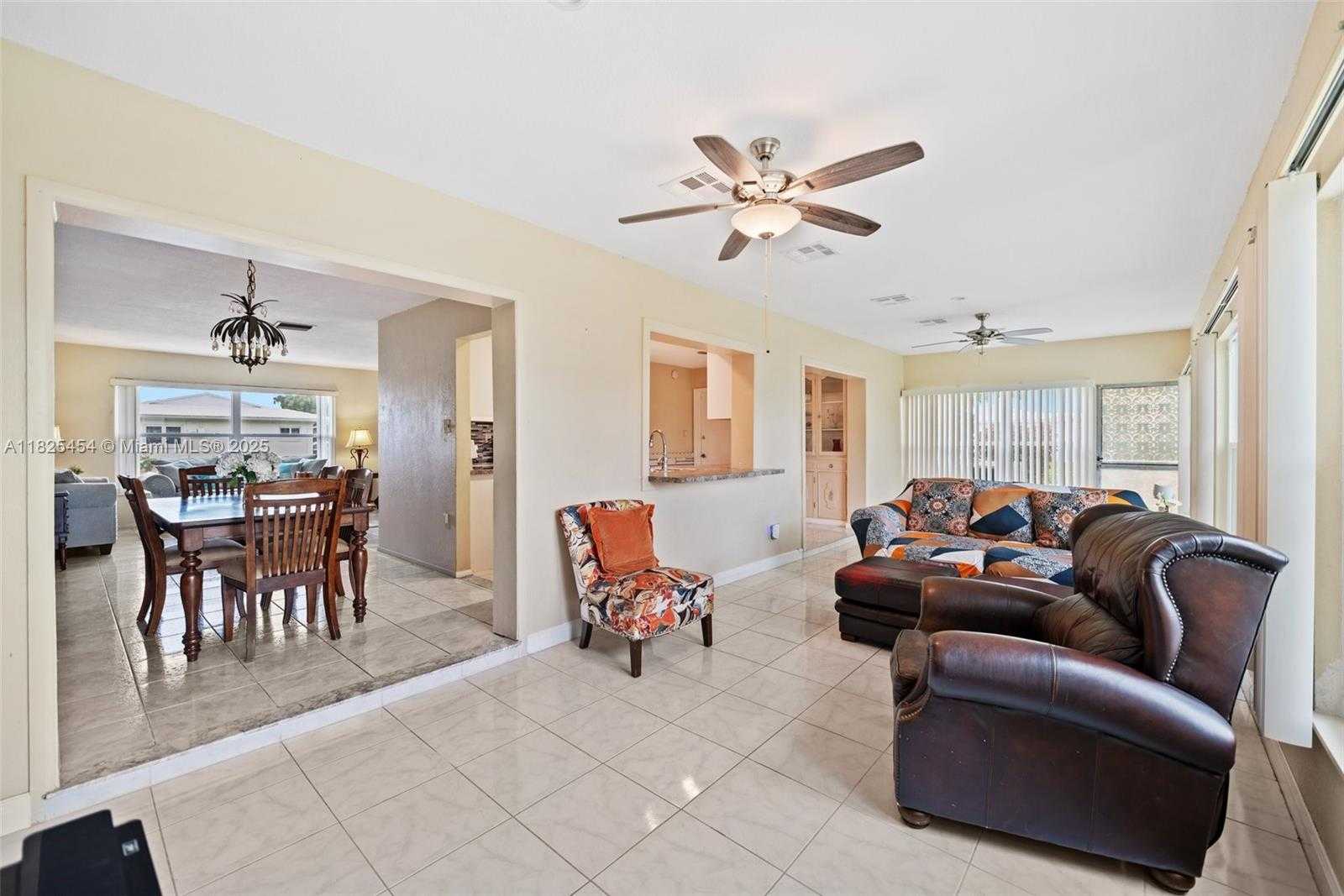 Small Image of 6905 NORTH WEST 73RD ST, Tamarac Number 12