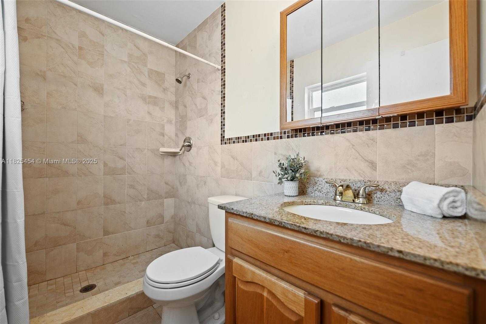 Small Image of 6905 NORTH WEST 73RD ST, Tamarac Number 15