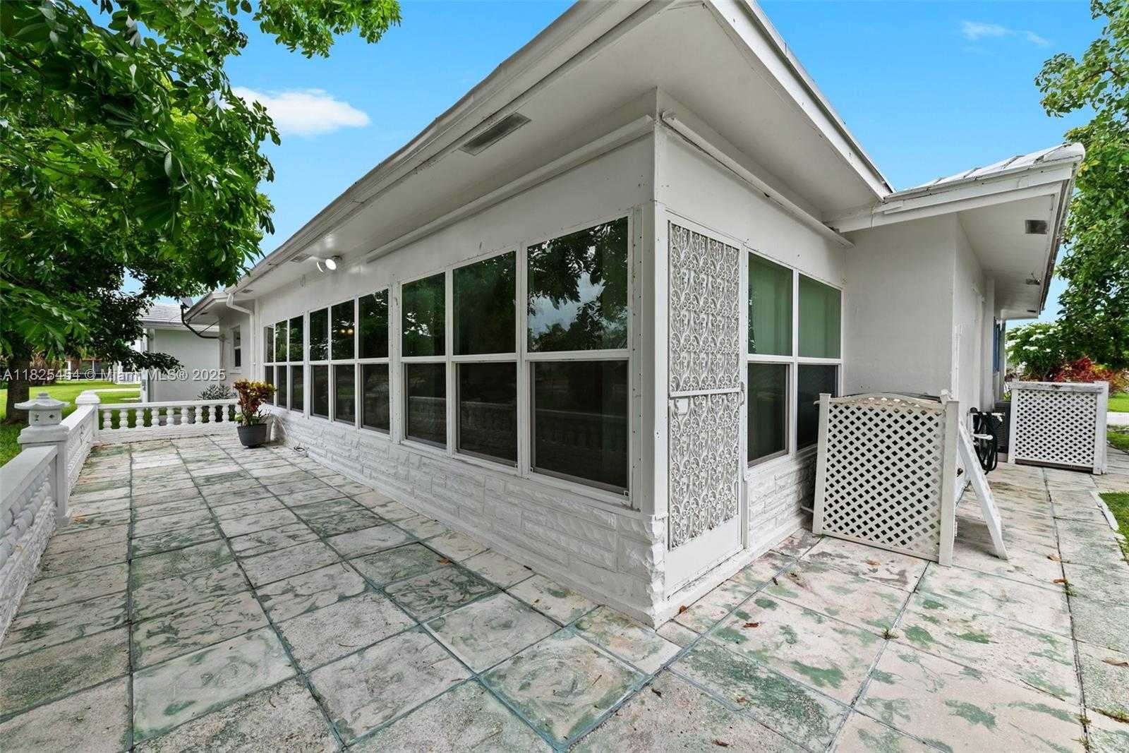 Small Image of 6905 NORTH WEST 73RD ST, Tamarac Number 20