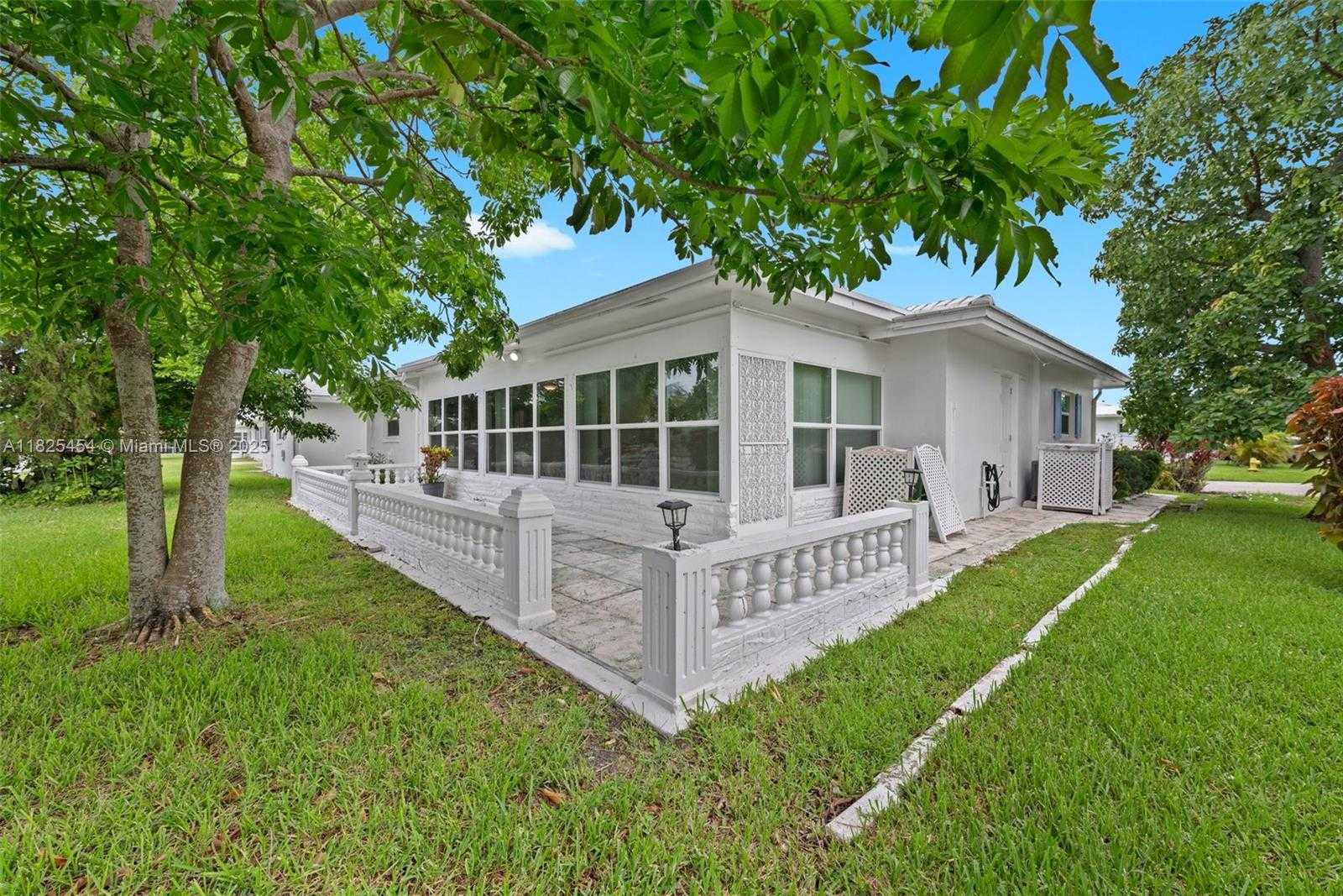 Small Image of 6905 NORTH WEST 73RD ST, Tamarac Number 21
