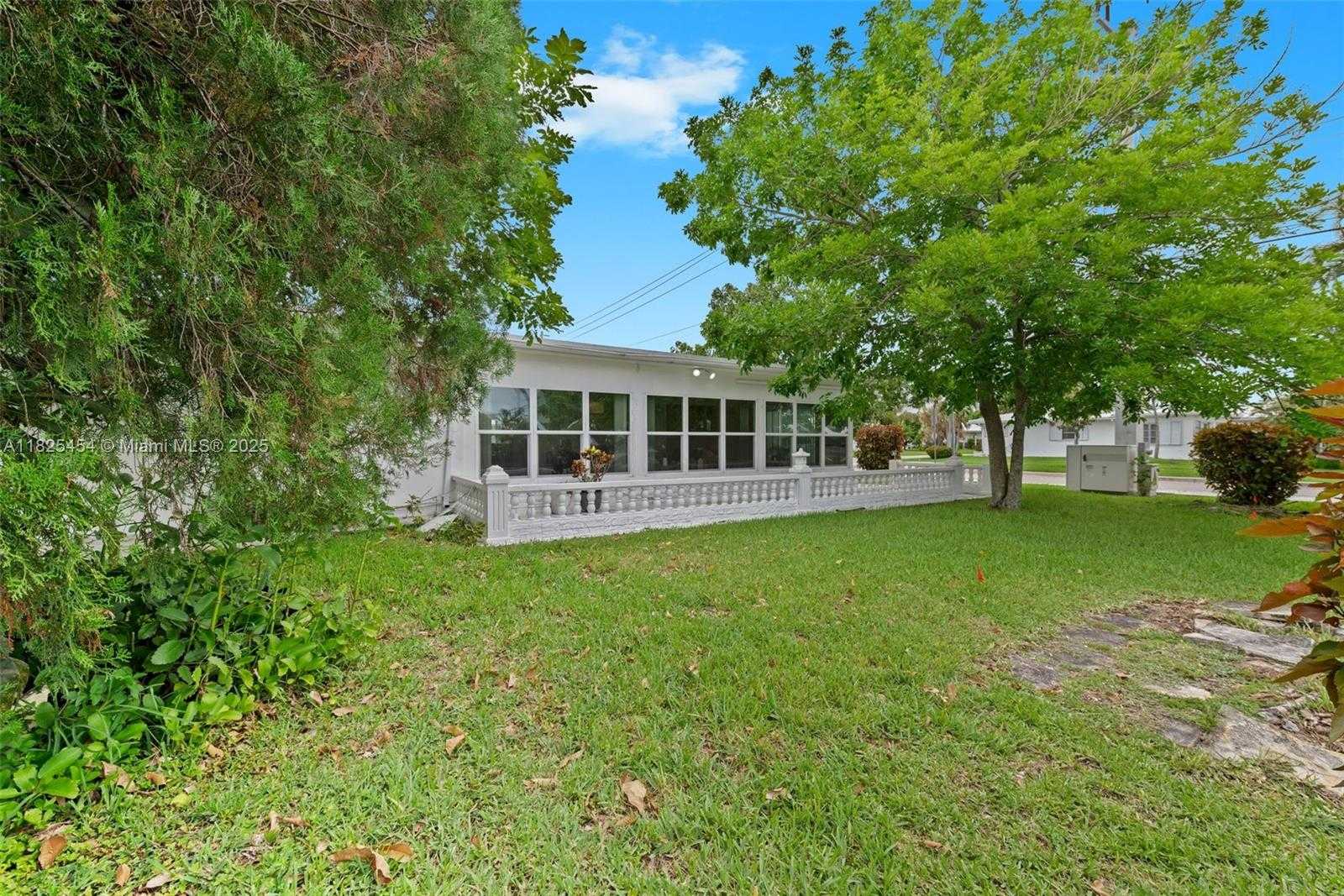 Small Image of 6905 NORTH WEST 73RD ST, Tamarac Number 22