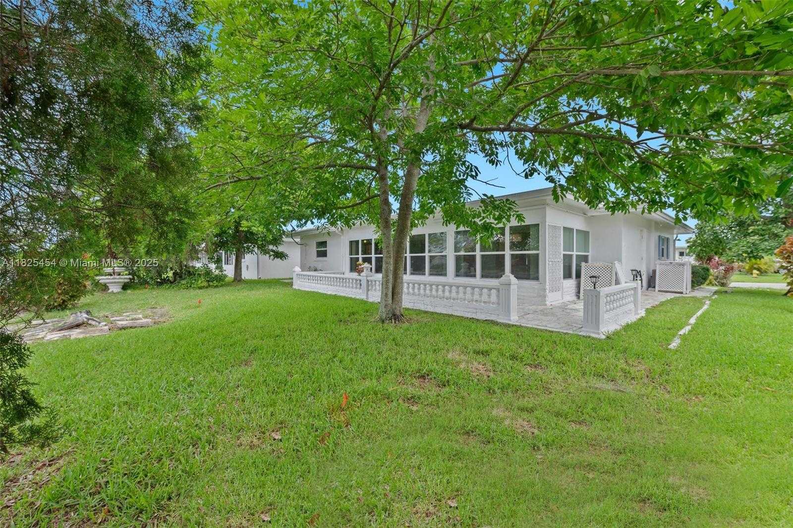 Small Image of 6905 NORTH WEST 73RD ST, Tamarac Number 23