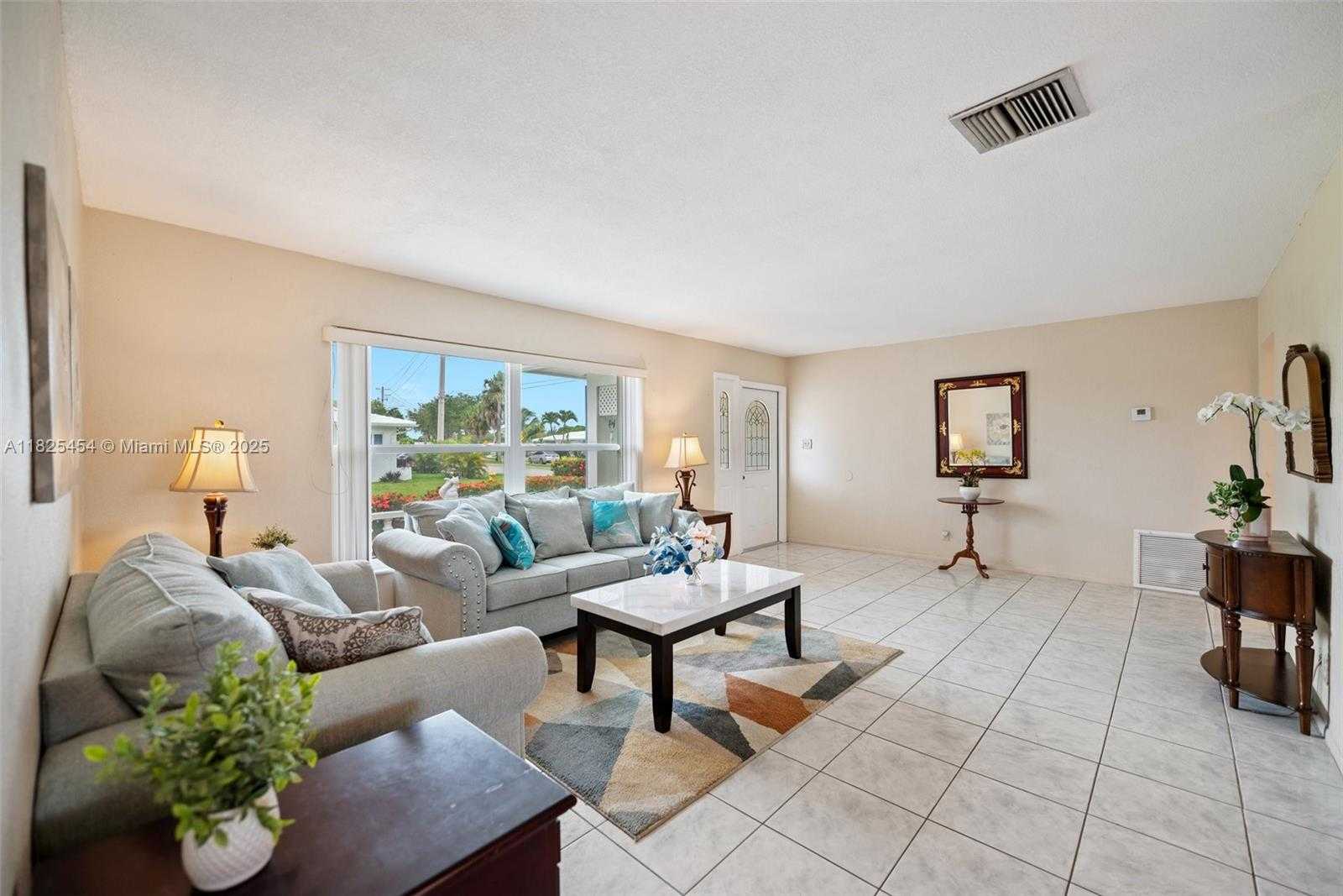 Small Image of 6905 NORTH WEST 73RD ST, Tamarac Number 4