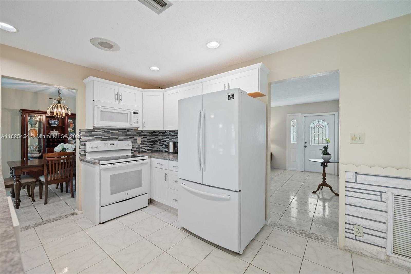 Small Image of 6905 NORTH WEST 73RD ST, Tamarac Number 8