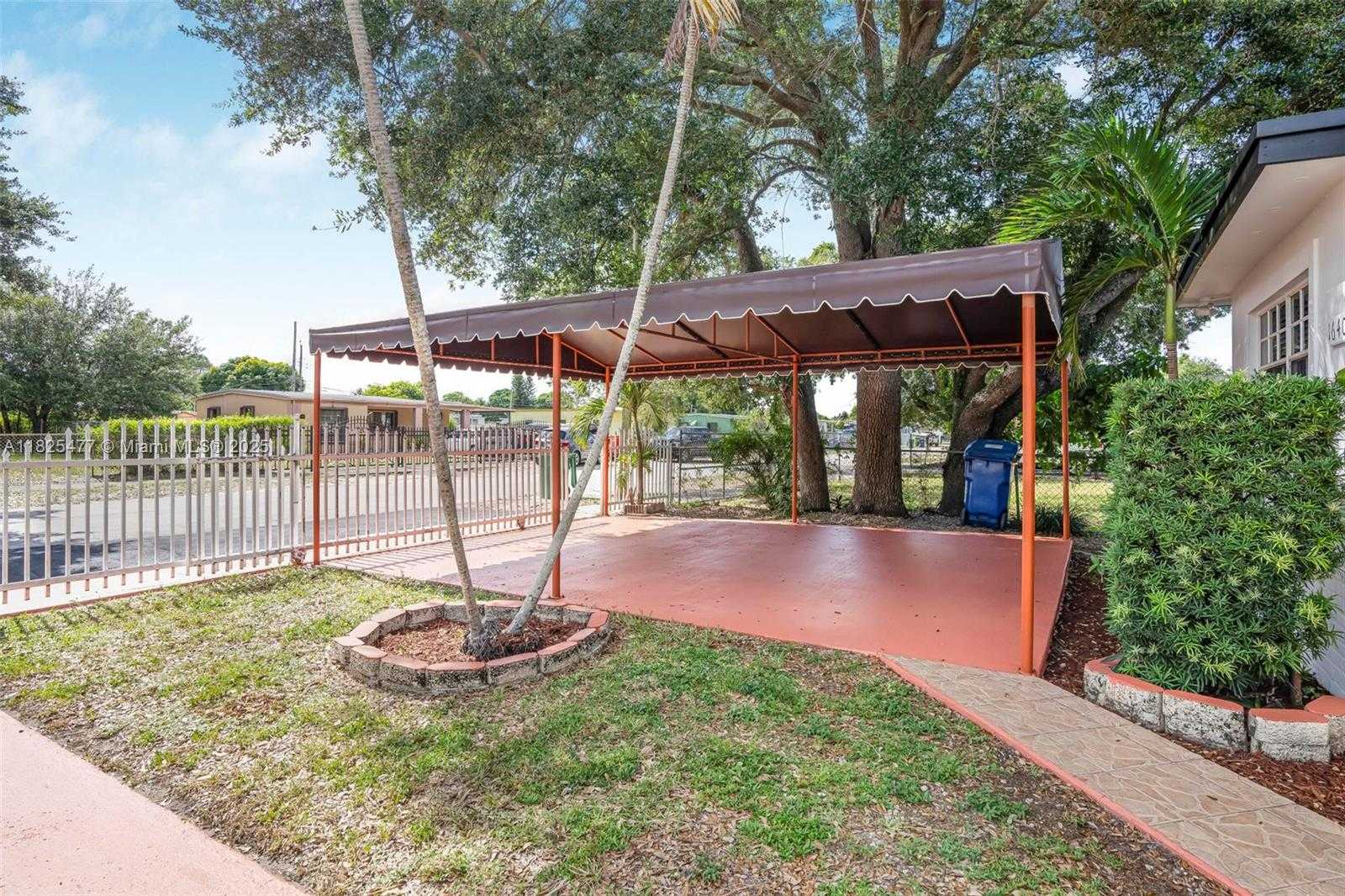 Small Image of Miami Gardens Number 22