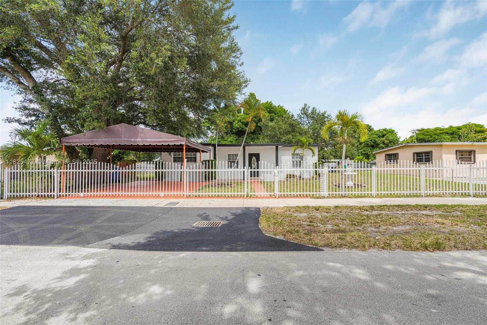 Small Image of Miami Gardens Number 4