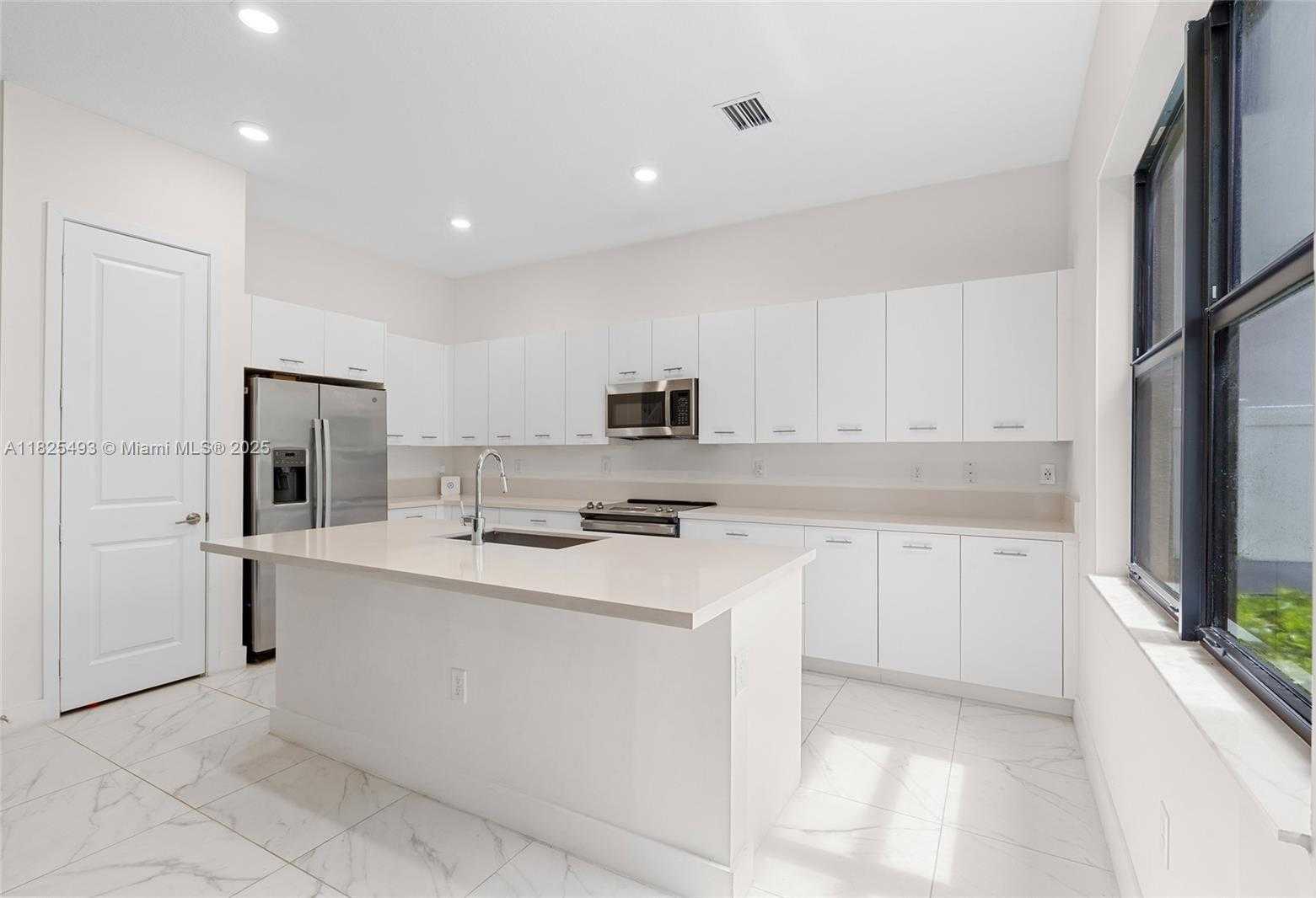 Small Image of 4349 SOUTH WEST 173RD AVE, Miramar Number 12