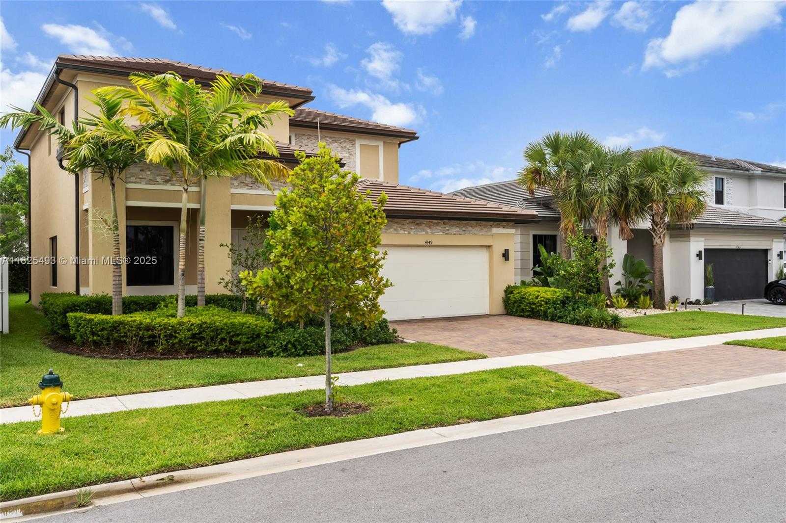 Small Image of 4349 SOUTH WEST 173RD AVE, Miramar Number 2
