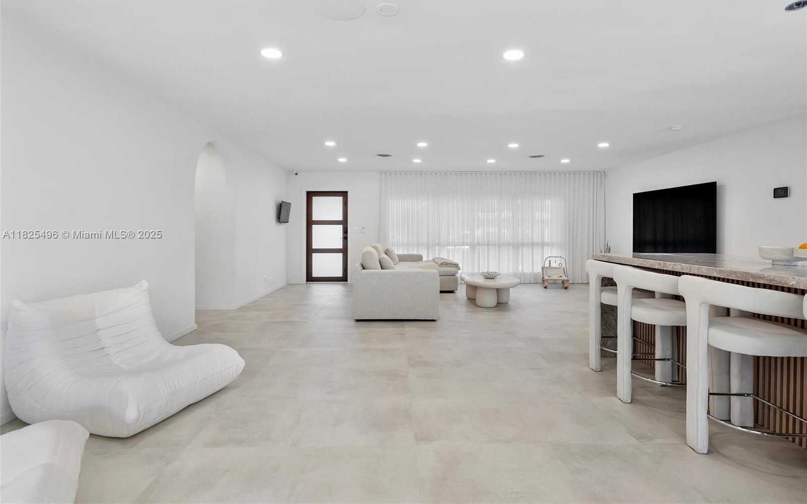 Small Image of 417 NORTH HIGHLAND DR, Hollywood Number 13