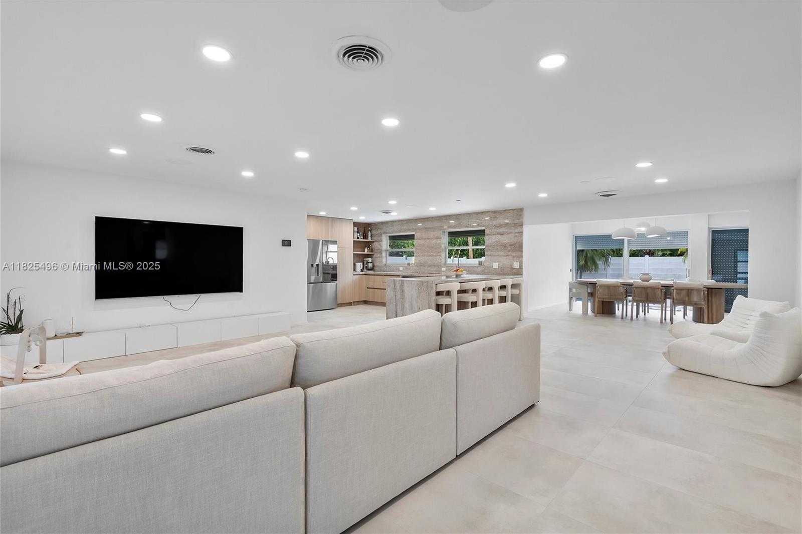 Small Image of 417 NORTH HIGHLAND DR, Hollywood Number 15