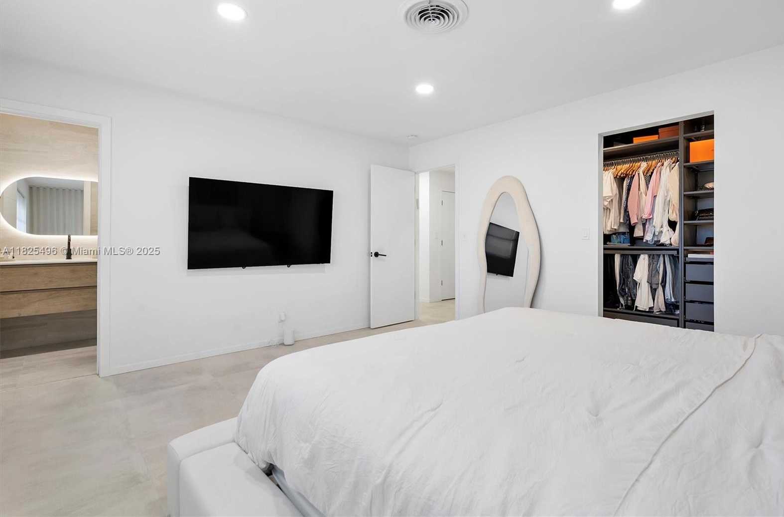 Small Image of 417 NORTH HIGHLAND DR, Hollywood Number 20