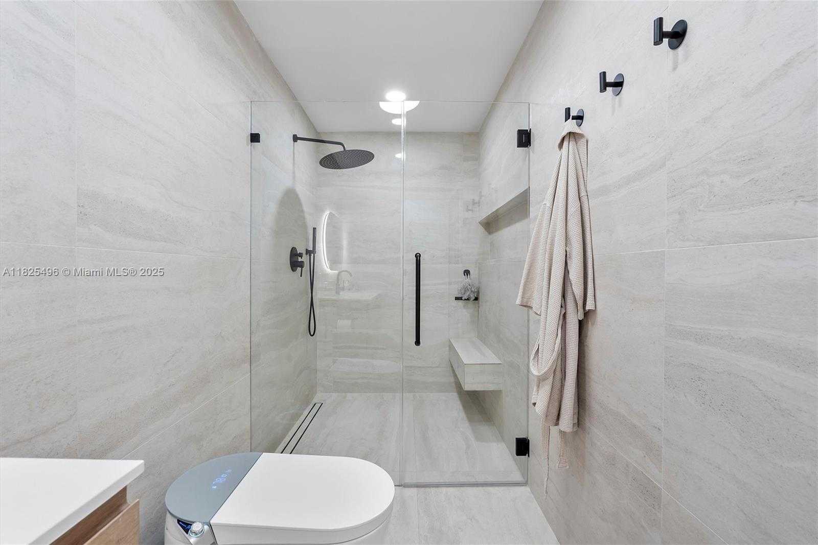 Small Image of 417 NORTH HIGHLAND DR, Hollywood Number 23