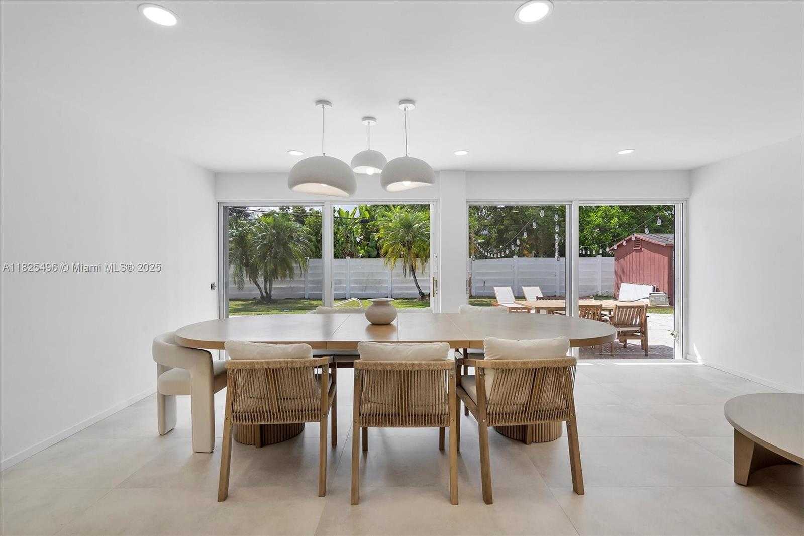 Small Image of 417 NORTH HIGHLAND DR, Hollywood Number 3