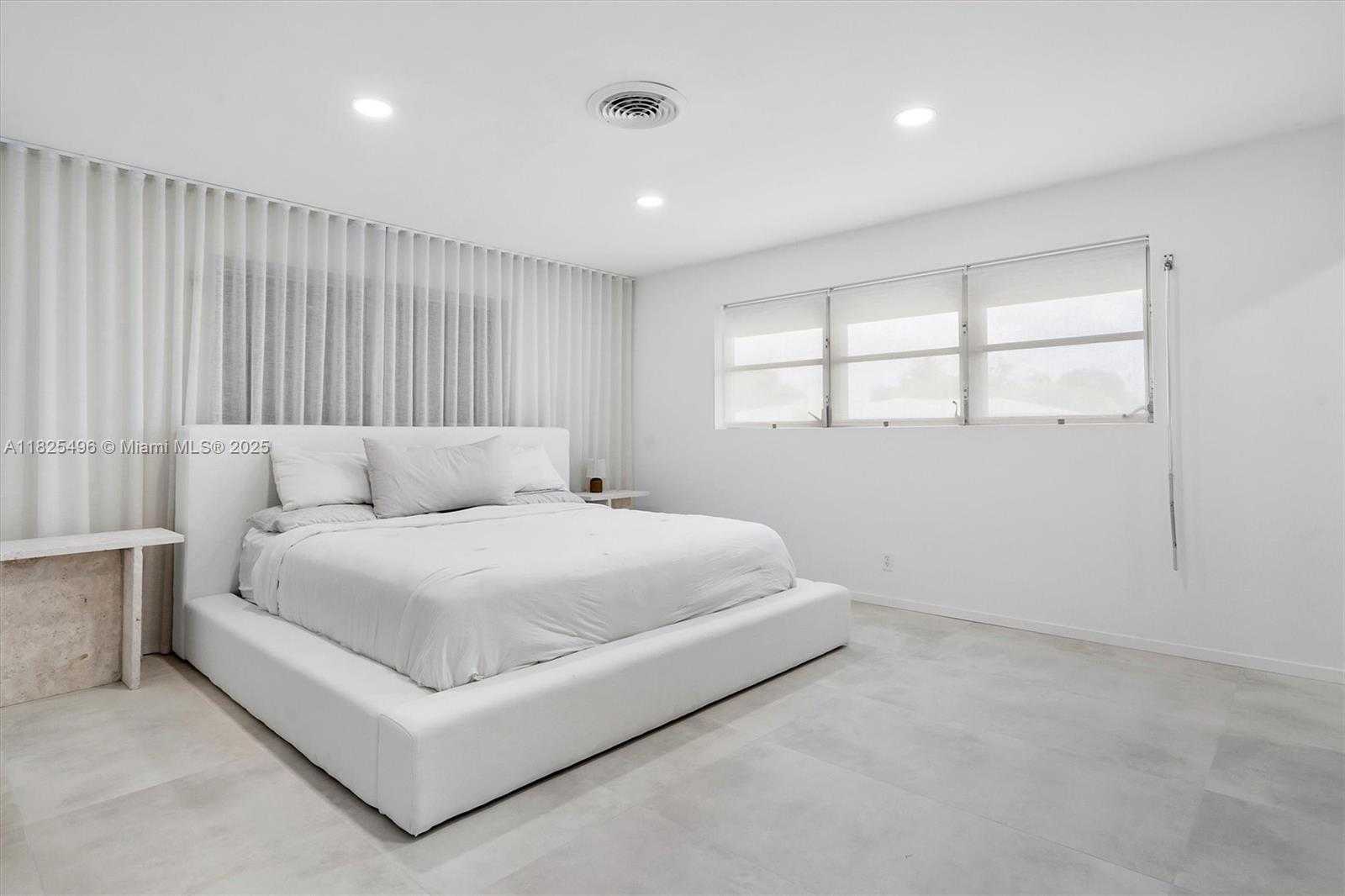 Small Image of 417 NORTH HIGHLAND DR, Hollywood Number 30