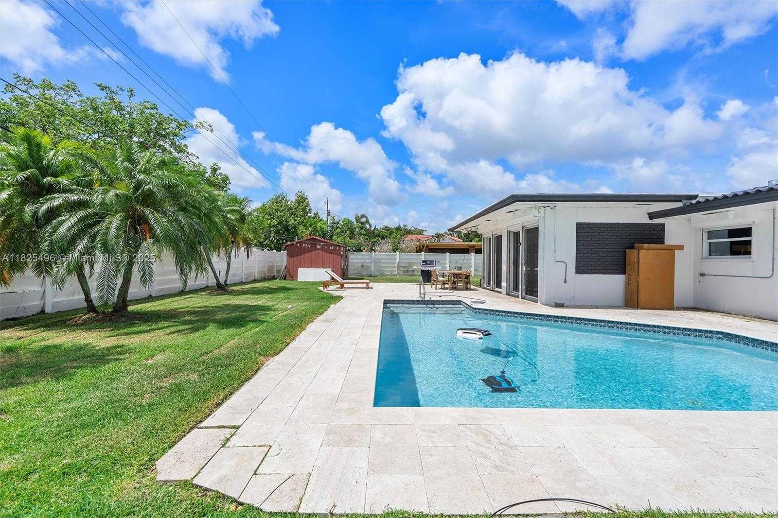 Small Image of 417 NORTH HIGHLAND DR, Hollywood Number 32