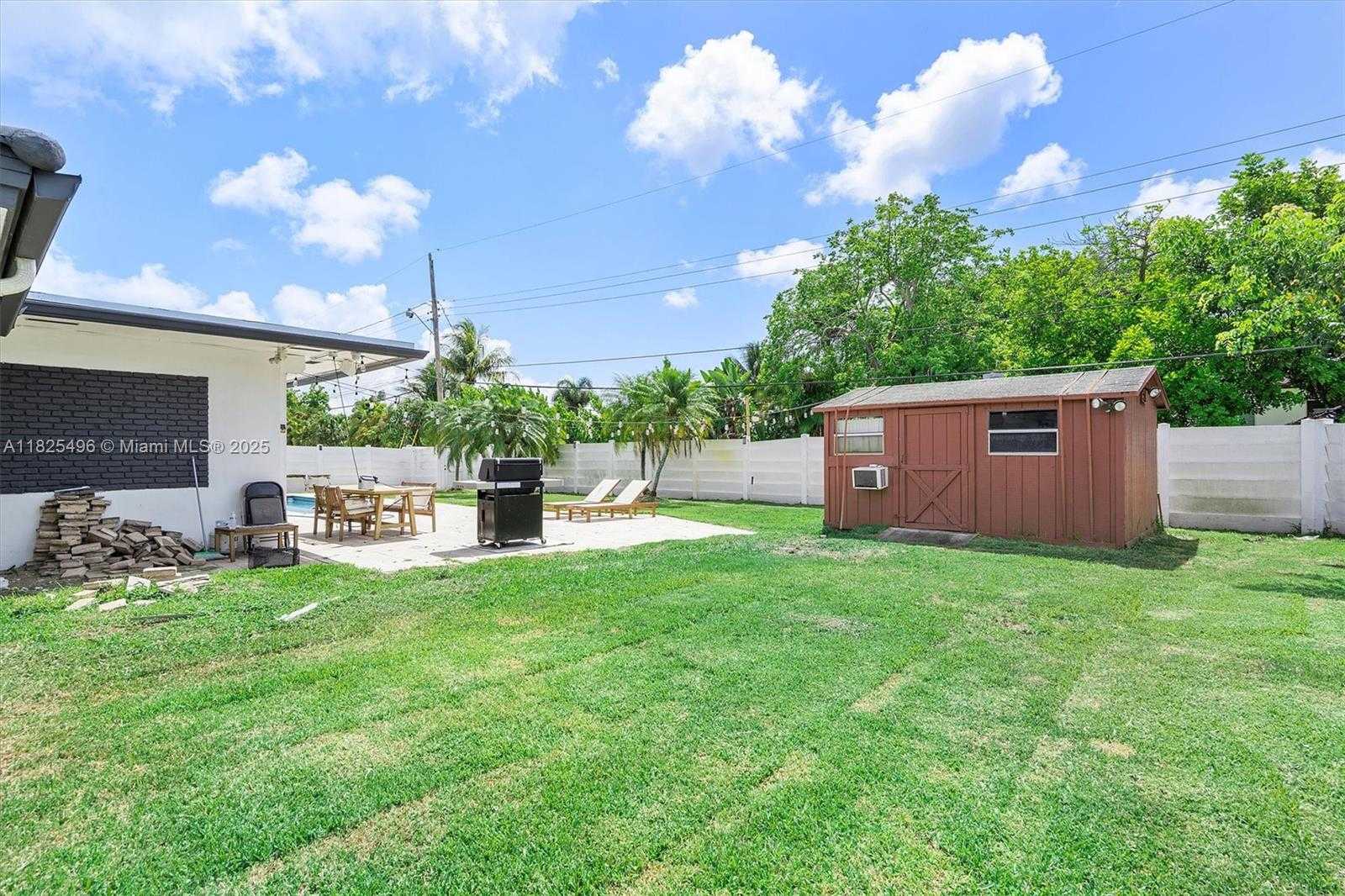 Small Image of 417 NORTH HIGHLAND DR, Hollywood Number 38