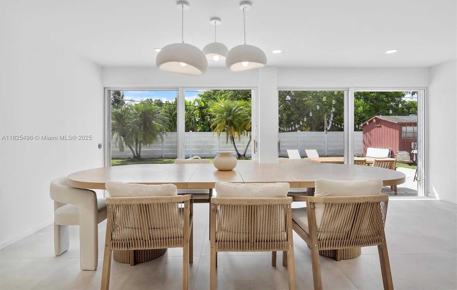 Small Image of 417 NORTH HIGHLAND DR, Hollywood Number 4